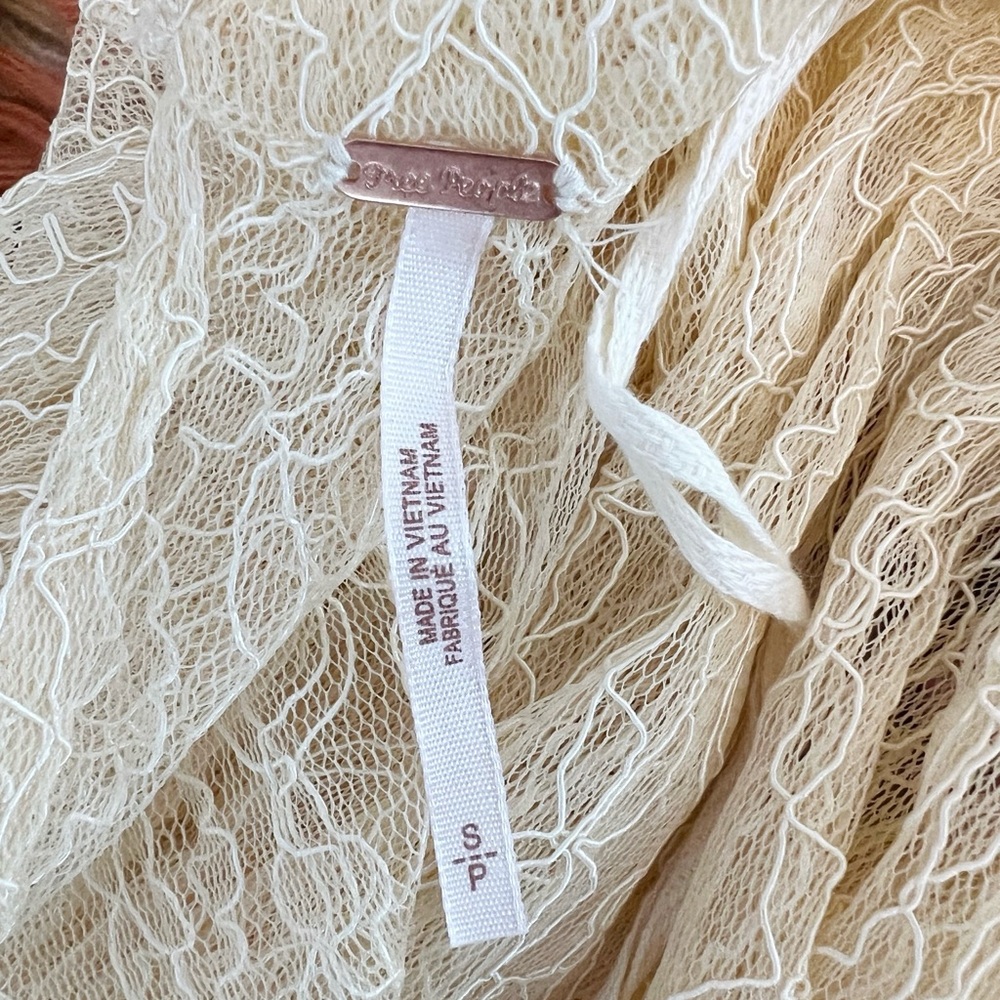 Small Free People Lace Bell Sleeve Blouse - Picture 7 of 7